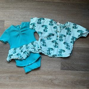 B/G twin matching outfit, Kate Quinn, 6-12 months GUC